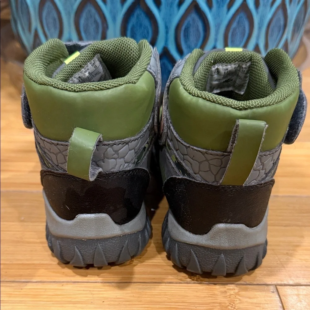 Jurassic World Universal City Studios Light Up High-Top Sneakers Size 10